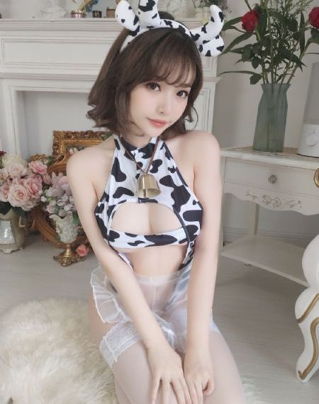 美女翘臀光屁屁图_免费手机在线看观看