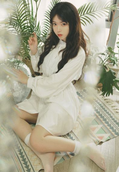 小女孩低头哭的图片_BD韩语电影在线看