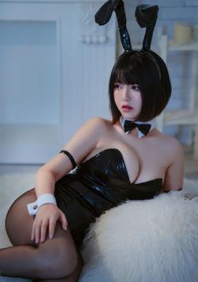桌子上啪姿势图_720高清电影在线